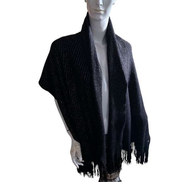 ❄️ 50% off winter black silver metallic striped fringe wrap scarf wrap - Picture 3 of 6